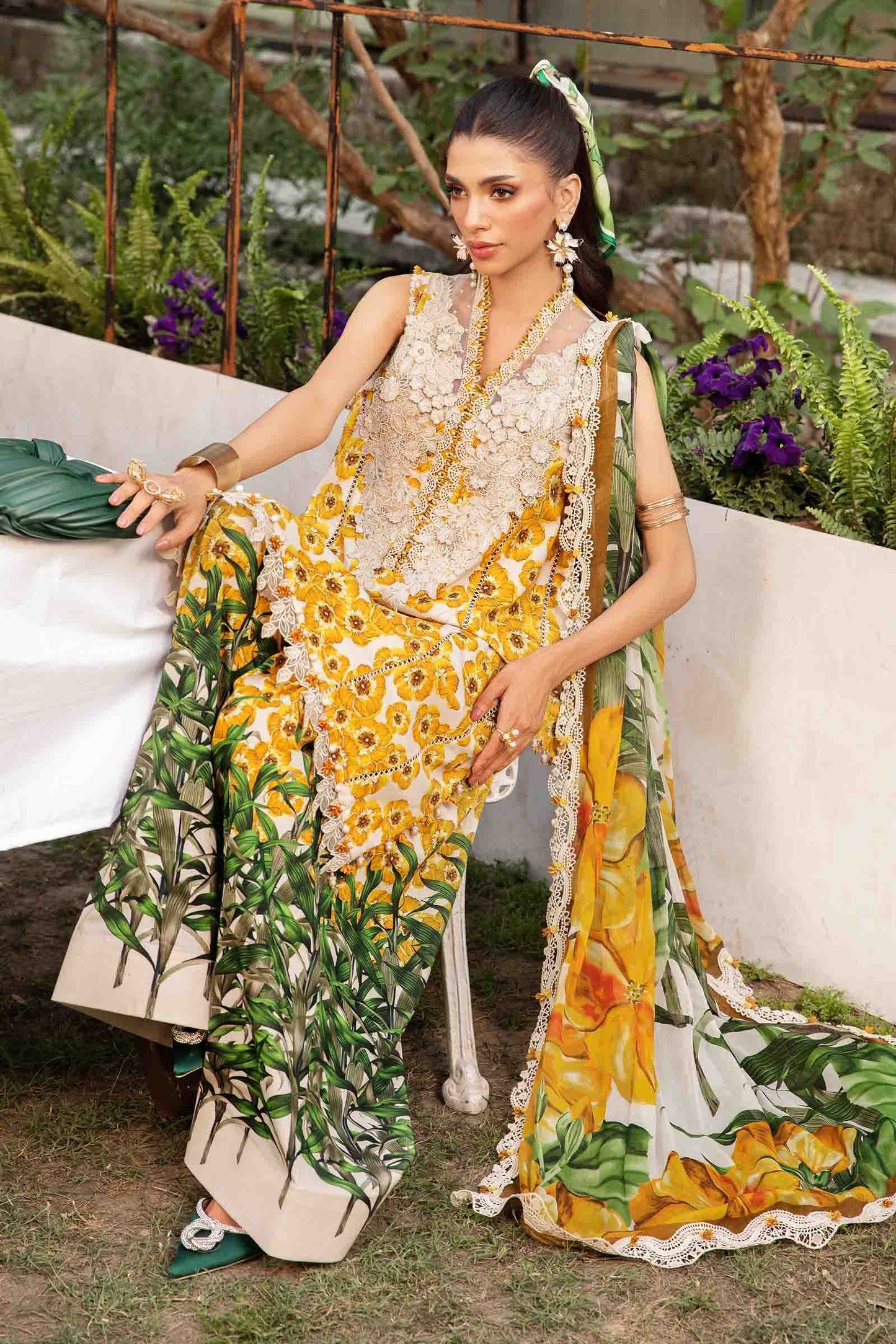 Maria.b 3 pc unstitched printed article with chiffon dupatta
