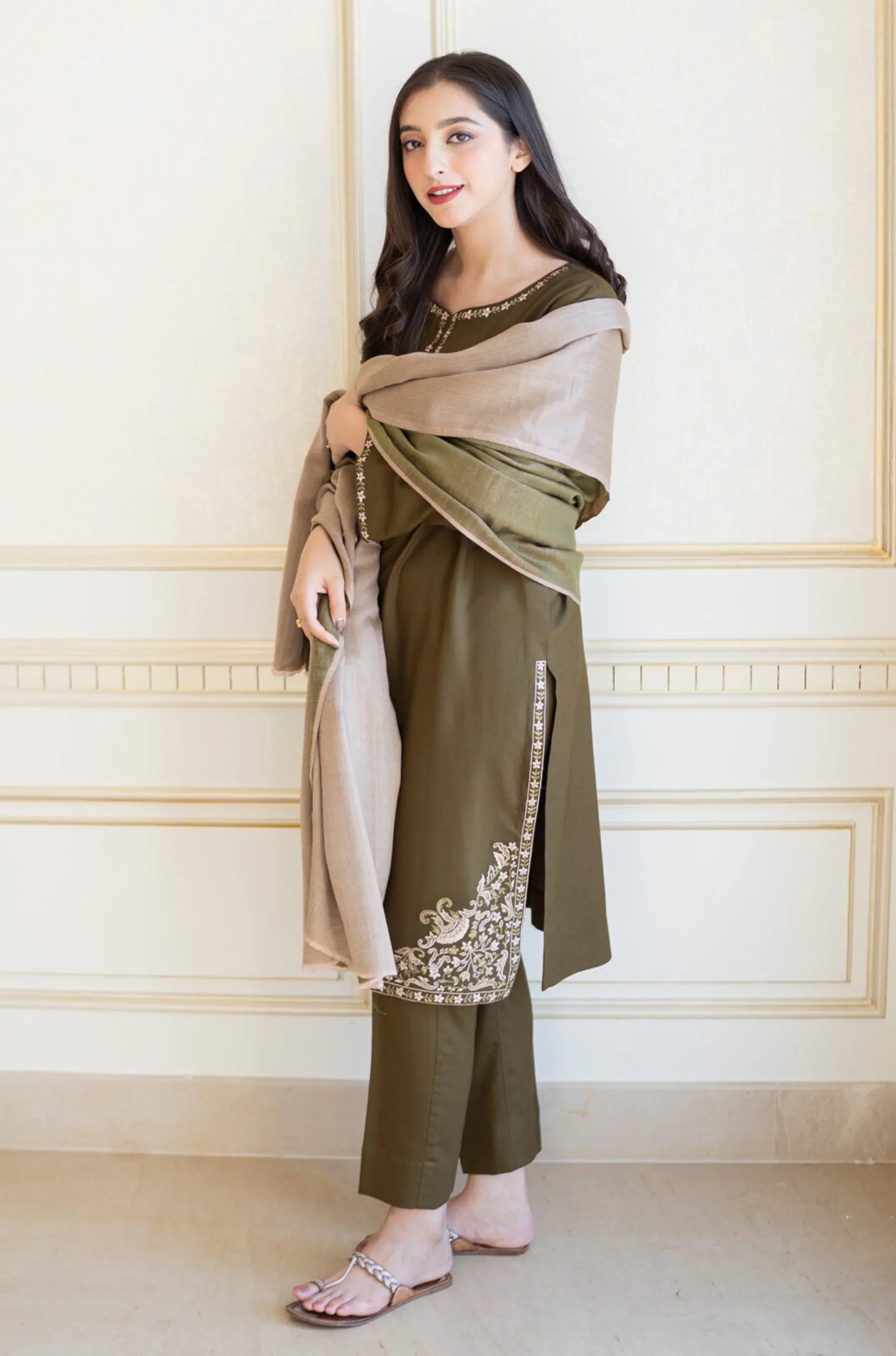 3pc unstitched dhanak  dress with dhank embroiered shawl 2640