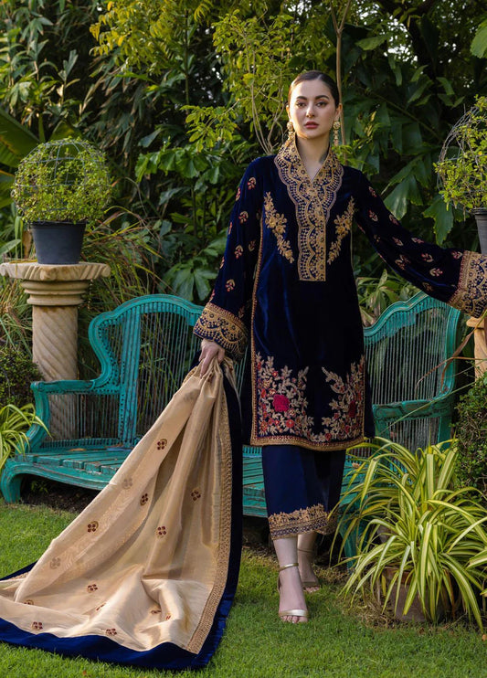 Zainab Chotani Velvet Embroiderd Three Piece 2652