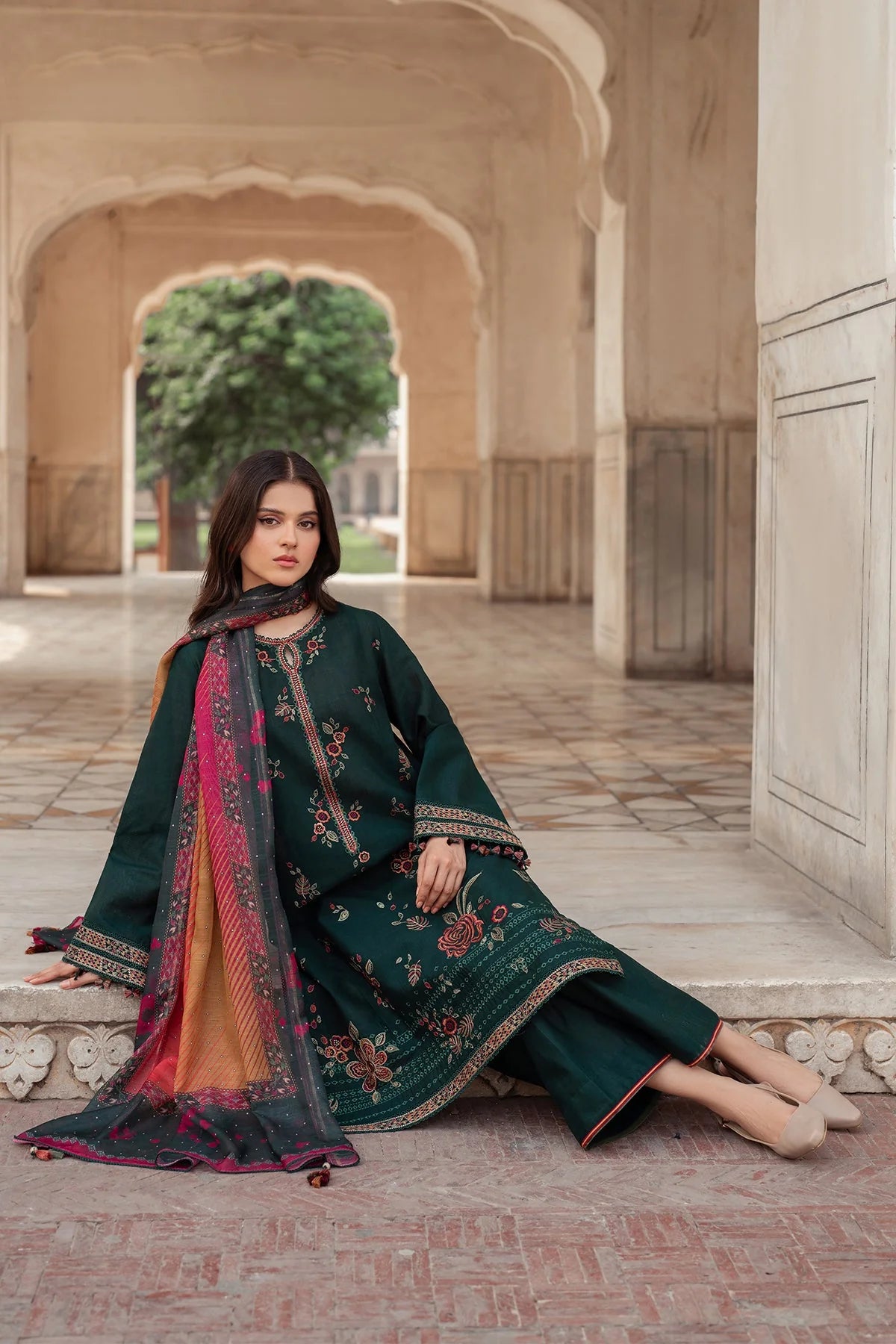 Jazmin lawn  3pc unstitched embroiered dress with voil lawn dupatta