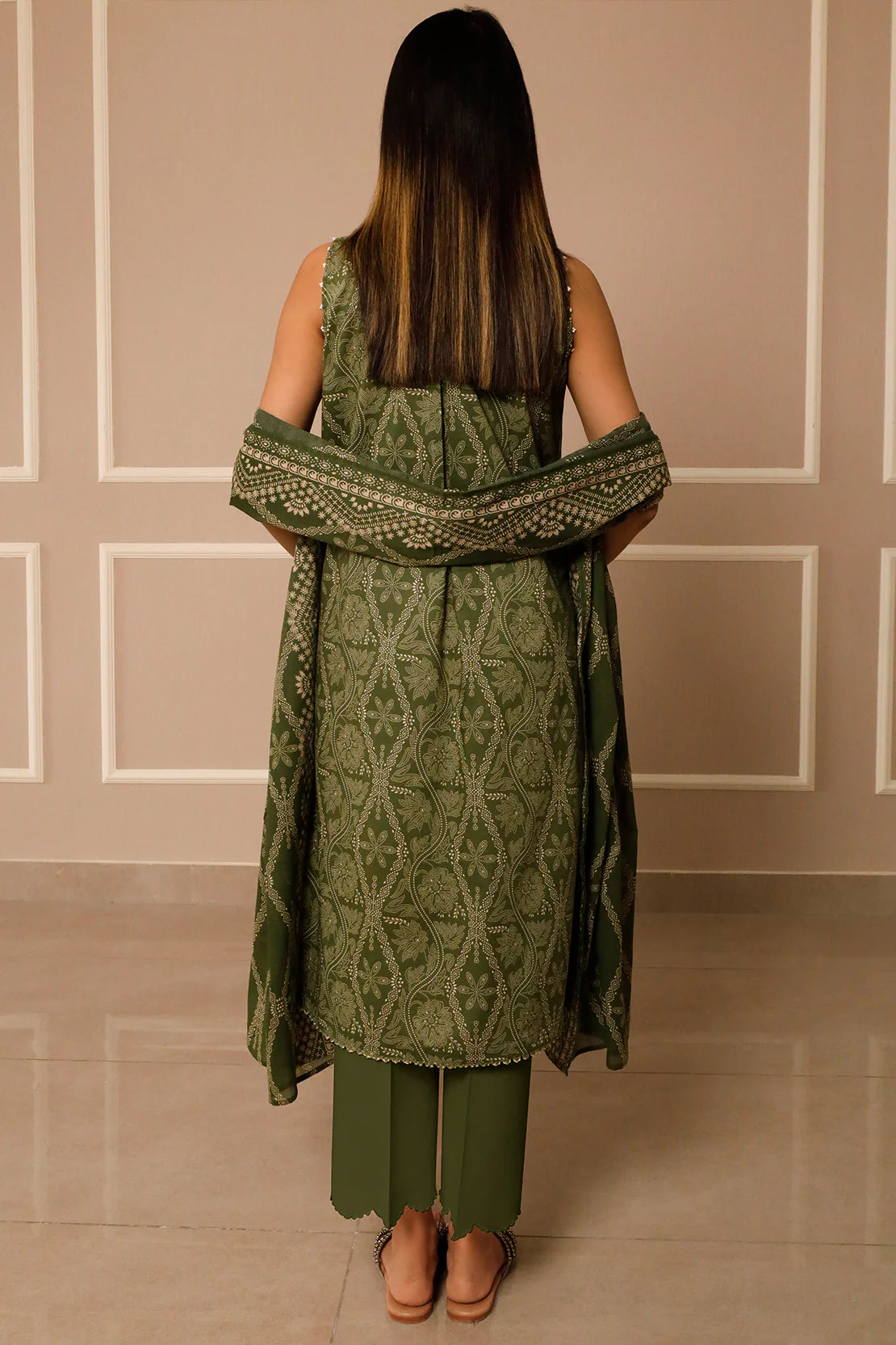 saya 3pc un-stitched printed lawn dress with lawn printed dupatta
