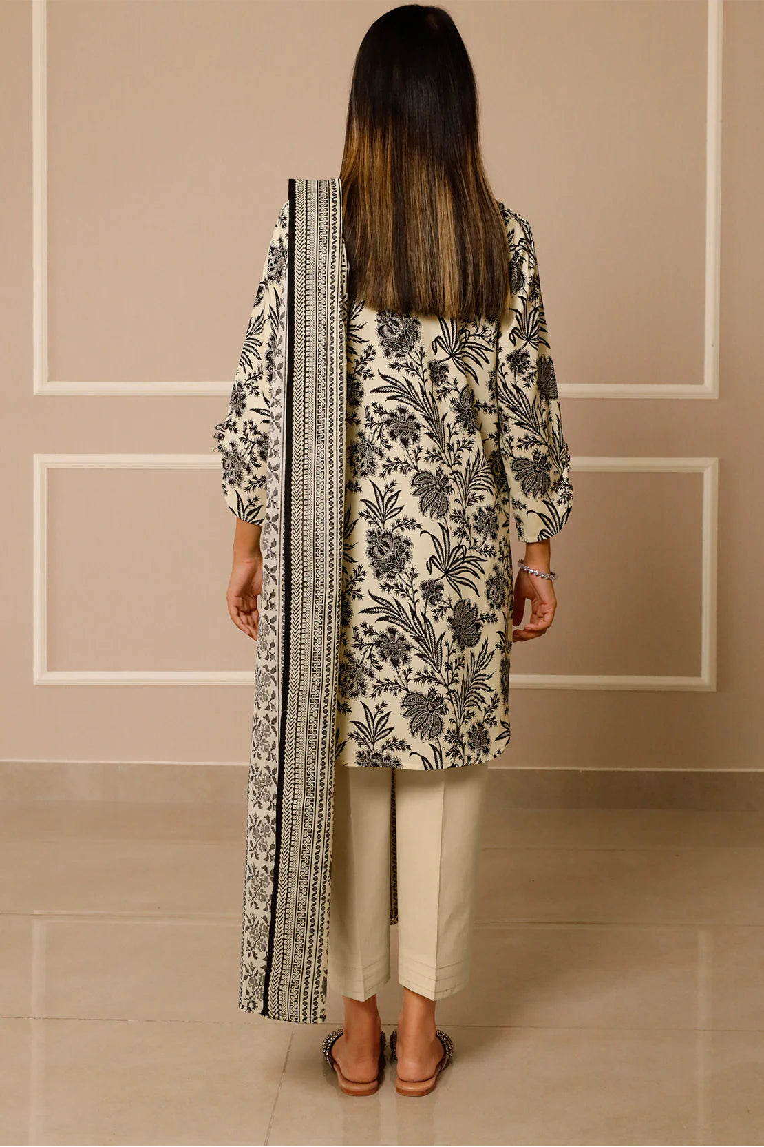 Saya 3pc un-stitched printed lawn dress with lawn printed dupatta