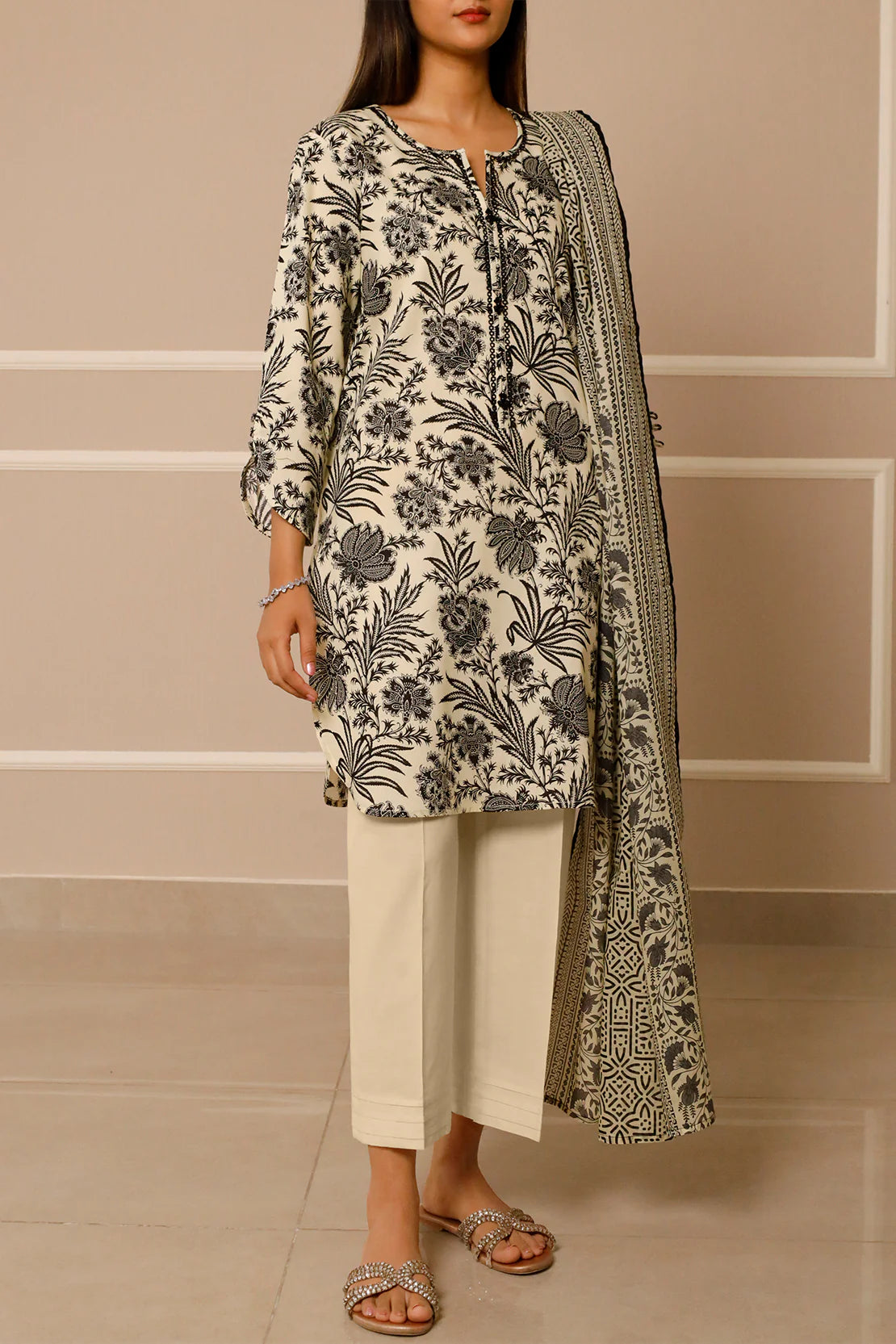 Saya 3pc un-stitched printed lawn dress with lawn printed dupatta