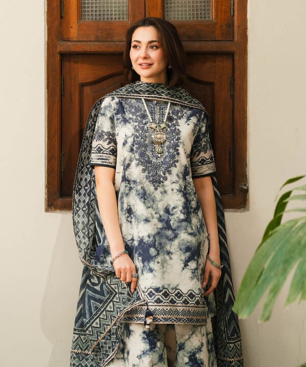 Hania Amir 3pc unstitched printed article with patches