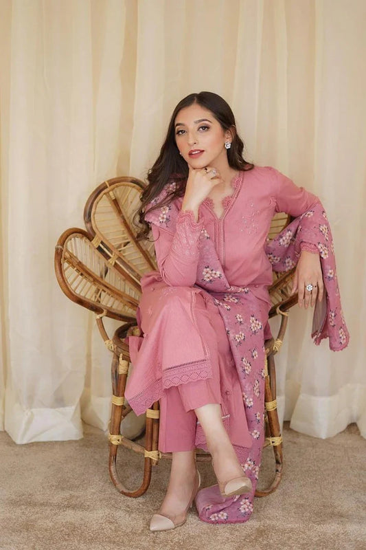 Zunaisha"s Zc-437 lawn Embroidered three piece