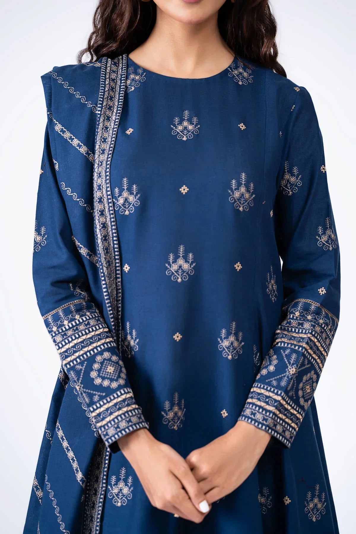 3pc unstitched dhanak  dress with dhanak embroiered  shawl 2634